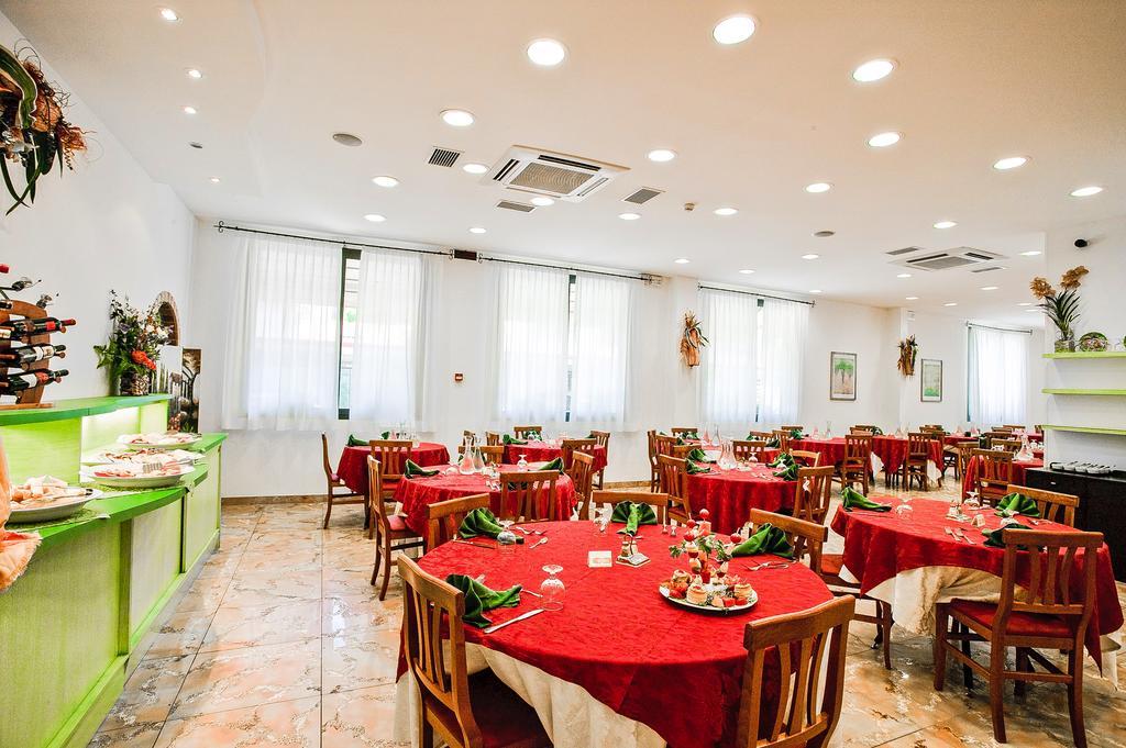 Park Hotel Zaira Cervia Kültér fotó