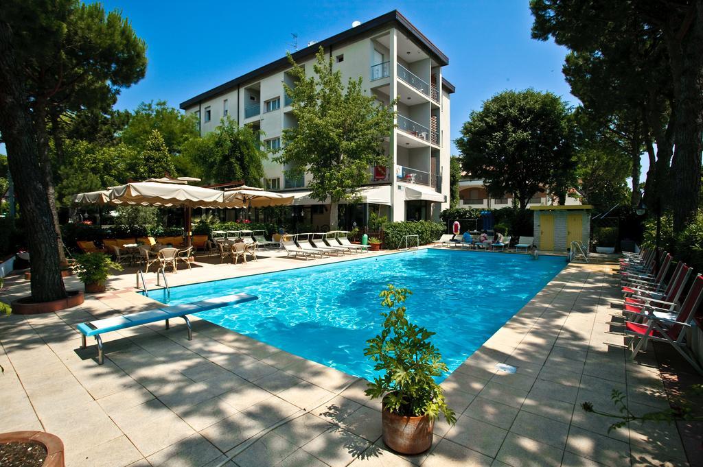 Park Hotel Zaira Cervia Kültér fotó