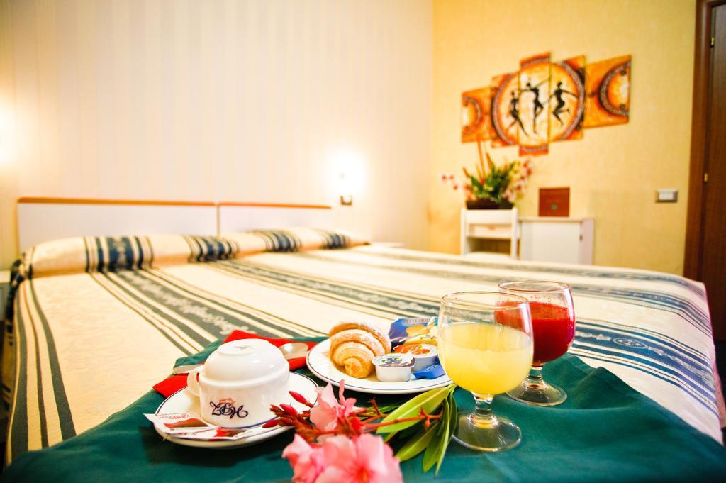 Park Hotel Zaira Cervia Kültér fotó