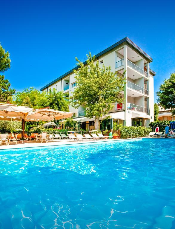 Park Hotel Zaira Cervia Kültér fotó