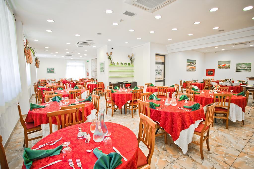Park Hotel Zaira Cervia Kültér fotó